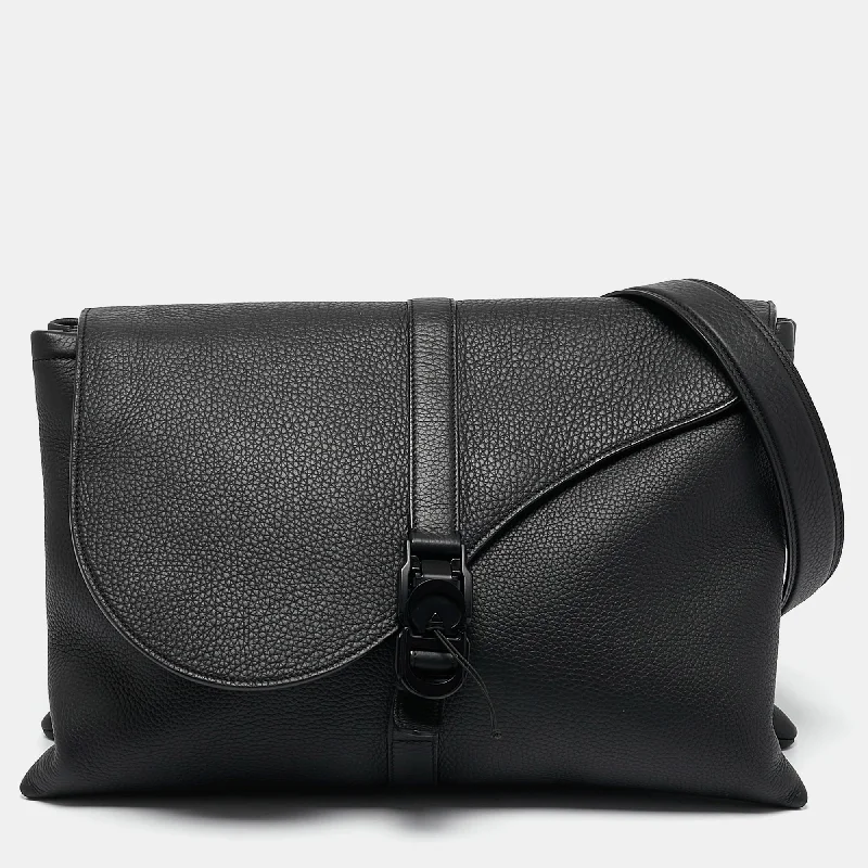 Hobo bag with a detachable pouch for extra storageDior Black Leather Pillow Bag