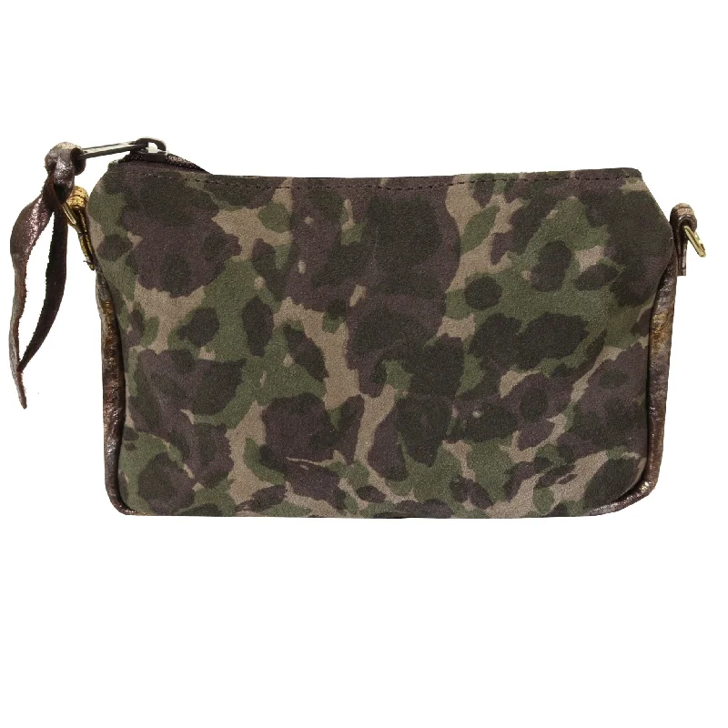 Leatherette makeup bag with a quilted pattern and a magnetic closureMPG122 - Camo Khaki & Cheetah Makeup Pouch Leatherette makeup bag with a quilted pattern and a magnetic closureMPG122 - Camo Khaki & Cheetah Makeup Pouch