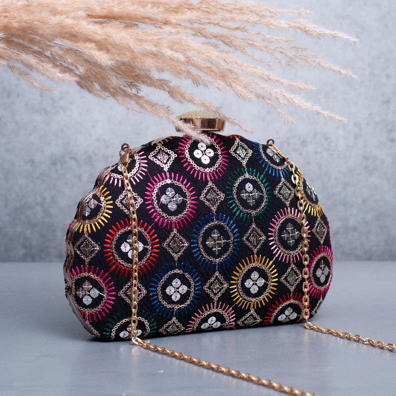 Laser - cut leather evening bag with an intricate patternArtklim Black Based Multicolored Pattern Embroidery Clutch