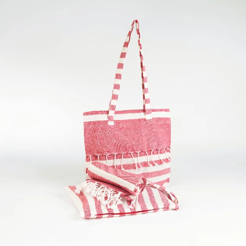 Leatherette handle bag with a quilted diamond pattern and a magnetic snap closureBeach Bag Set