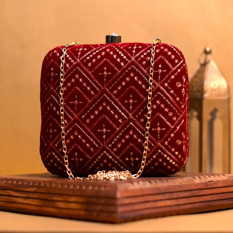 Clutch with a removable strap to be used as a hand - held or cross - bodyGolden Sequins Pattern Red Embroidery Clutch