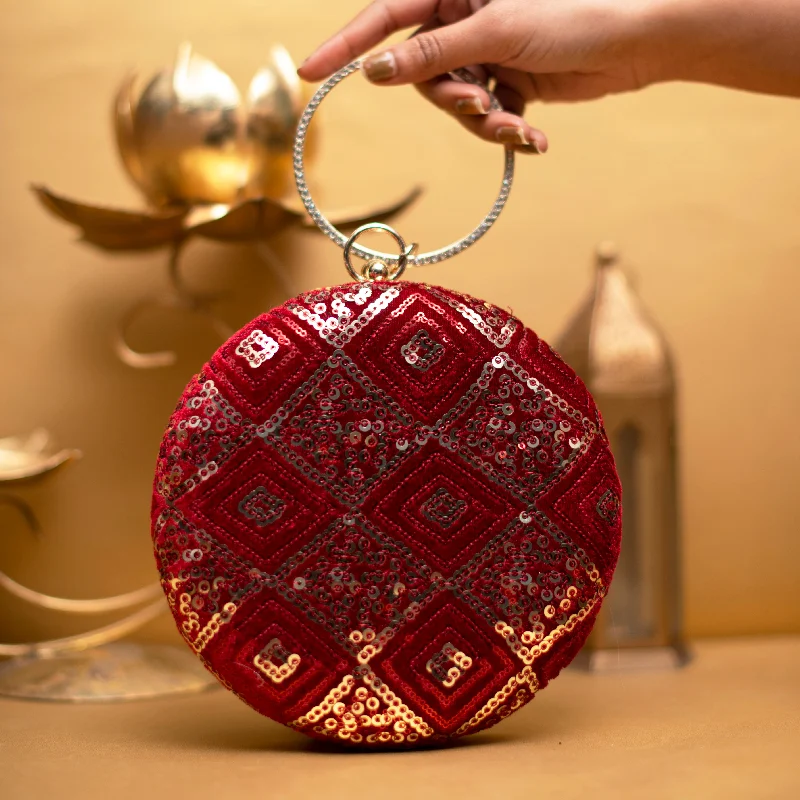 Crystal - encrusted clutch for a red - carpet eventGolden Sequins Red Embroidery Round Clutch