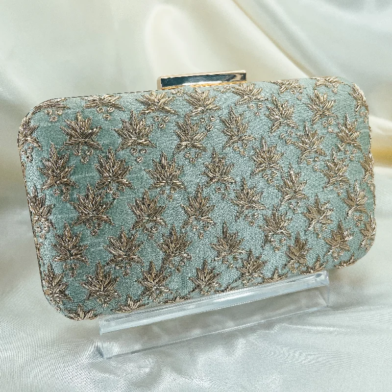 Leather evening bag with a gold - plated chain strap for a sophisticated lookKATRINA Clutch (Mint)