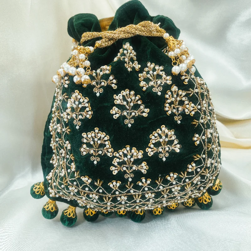 Mother - of - pearl clutch with a delicate sheenLAILA Potli (Green)