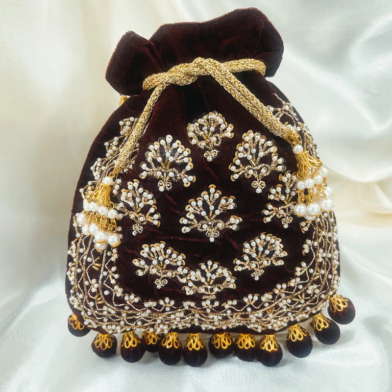 Leather evening bag with a gold - plated chain strap for a sophisticated lookLAILA Potli (Maroon)