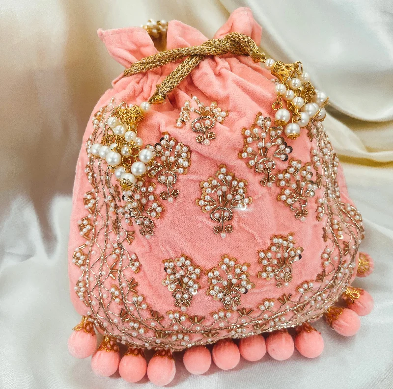 Crystal - encrusted clutch for a red - carpet eventLAILA Potli (Pink)