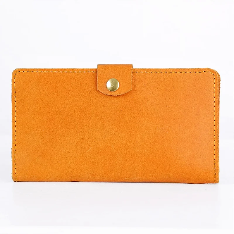 Geometric - shaped evening bag for a contemporary aestheticLEMI CLUTCH WALLET: Rust Brown