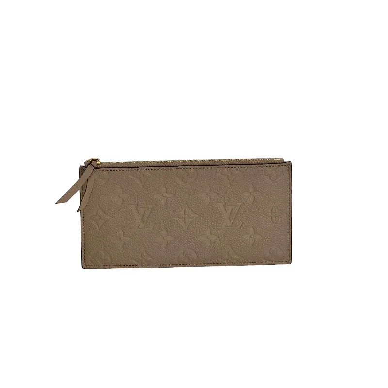 Patent leather clutch with a modern, minimalist designLouis Vuitton Zippered Pouch Coin Insert from Felicie