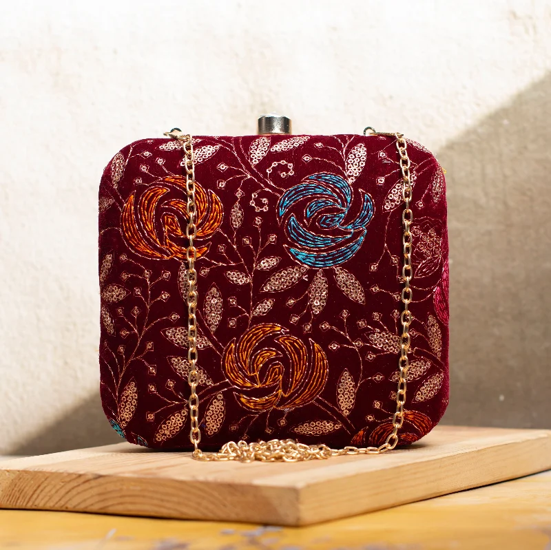 Geometric - shaped evening bag for a contemporary aestheticMaroon Floral Embroidery Party Clutch