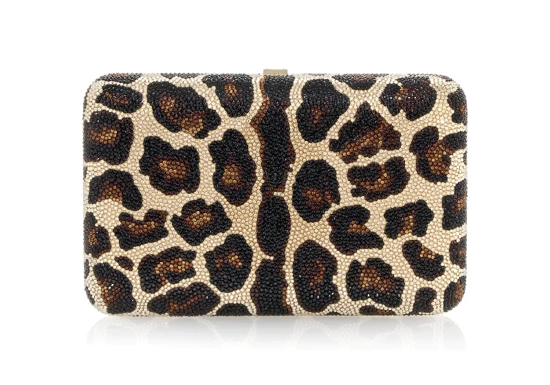 Leather evening bag with a gold - plated chain strap for a sophisticated lookSeamless Leopard