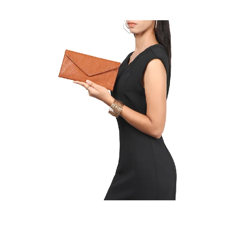 Clutch with a built - in mirror and compact for on - the - go touch - upsYOGA W5 CLUTCH